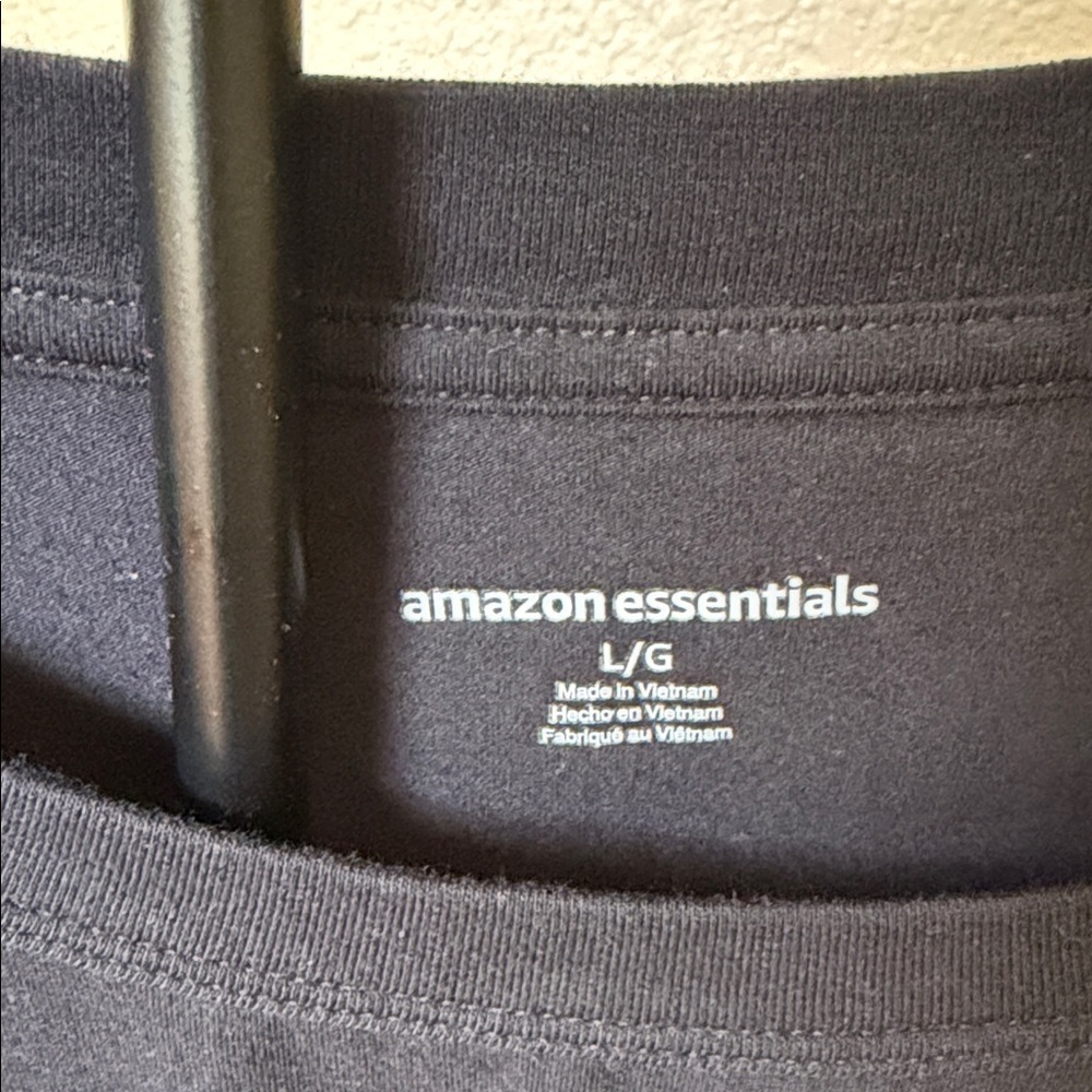 Amazon Essentials Black Puff Sleeve Tee - Picture 7 of 9